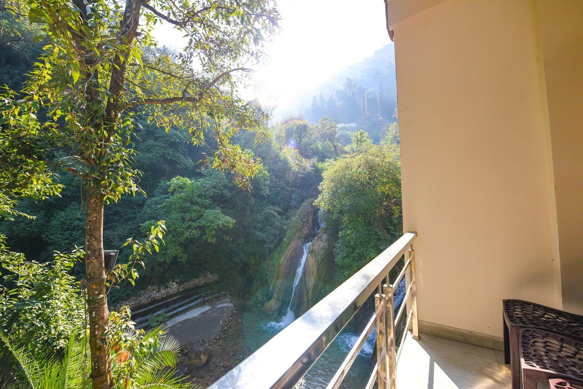 Fabhotel Kempty Lake Resort Mussoorie Eksteriør billede